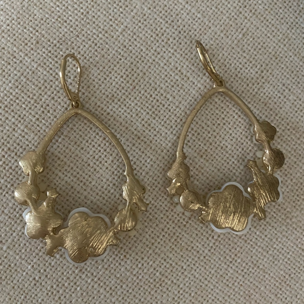 Lonna & Lilly Gold and Cream Floral Earrings - Picture 3 of 4